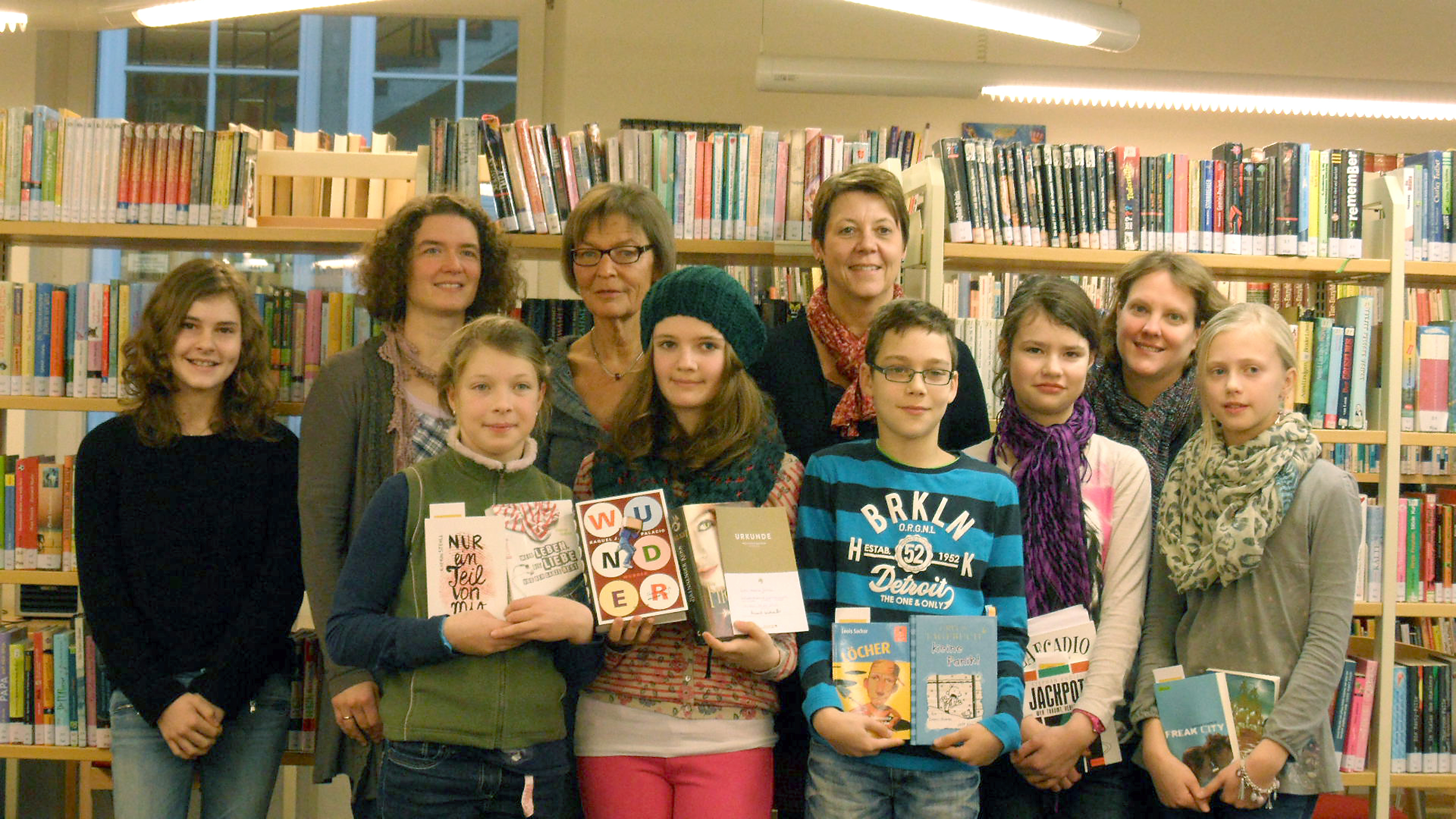 Sina-Marie Janke (6a), Lydia Dräger (6b), Saskia Martens (6c), Leon Arizanow (6d) und Anrika Hübner (6e)