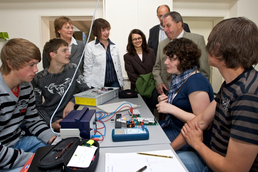 Aus dem Vereinsarchiv: Physikkaesten-2009-06-22.jpg